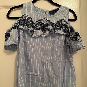 Francescas blue off the shoulder top | size S
